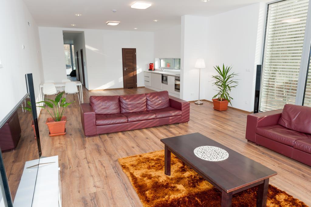 Villa Ladoven Luxusny Apartman 124M2 Martin Exteriör bild