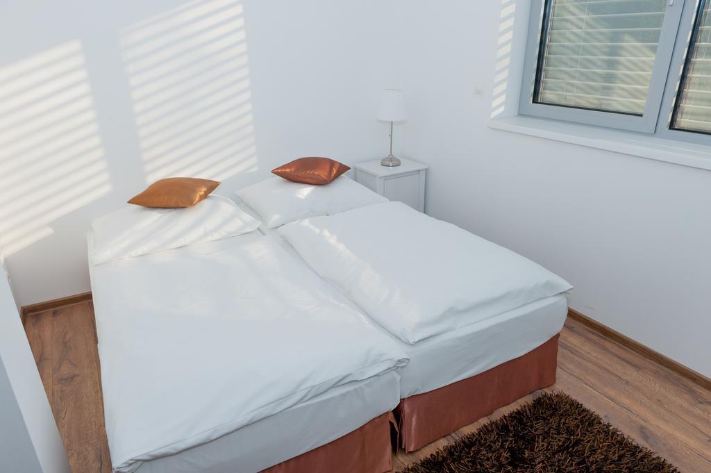 Villa Ladoven Luxusny Apartman 124M2 Martin Exteriör bild