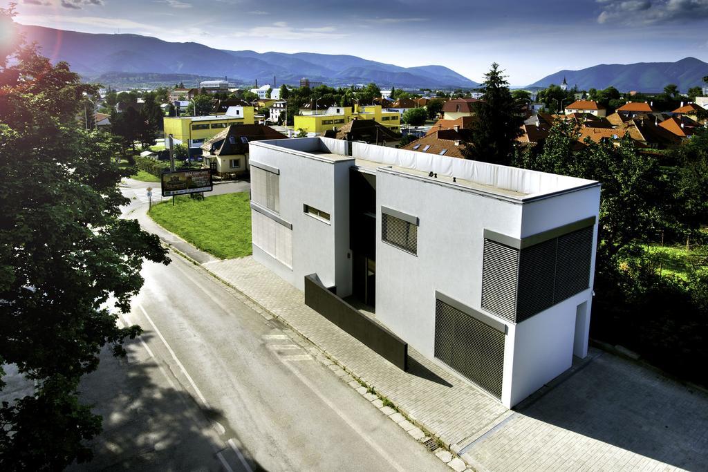 Villa Ladoven Luxusny Apartman 124M2 Martin Exteriör bild